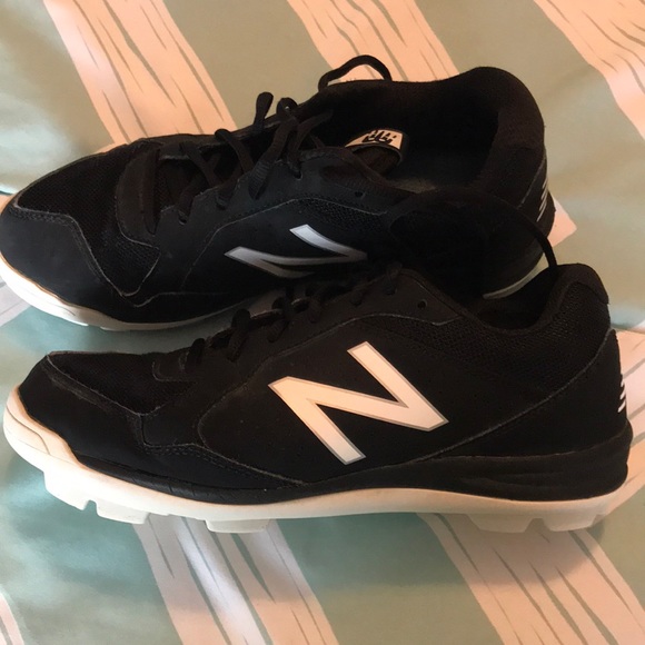 girls new balance softball cleats